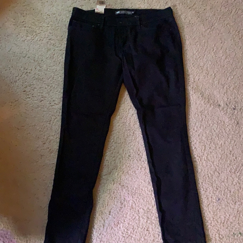Levi’s Demi curve jeans